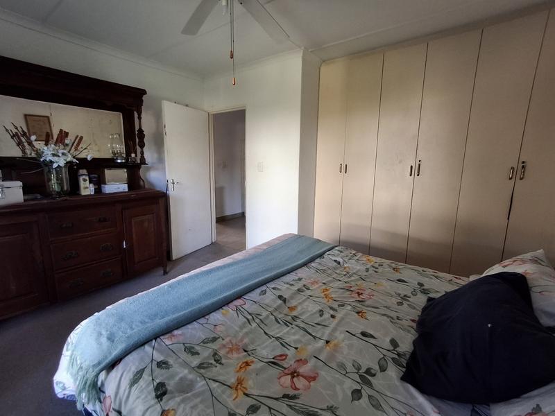 4 Bedroom Property for Sale in Britannia Bay Western Cape